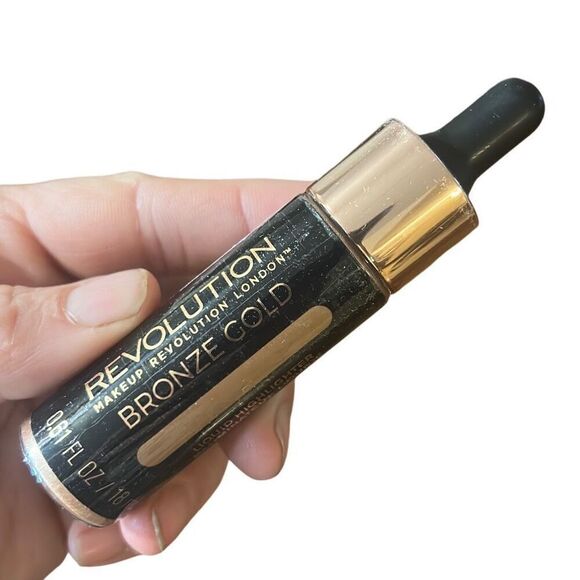 Makeup Revolution bronze gold Liquid Highlighter .61 fl oz‎ - Picture 1 of 4